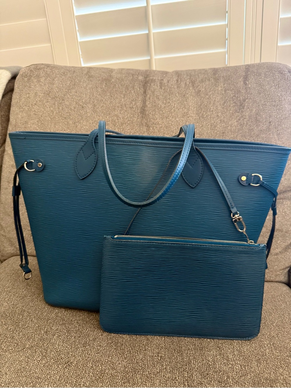 Louis Vuitton Neverfull MM Blue Epi Leather Tote w/ Pochette  2013